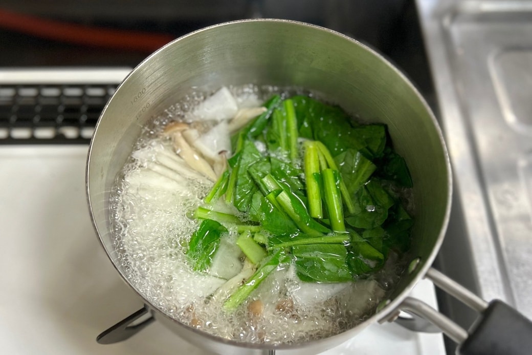 小松菜を煮る