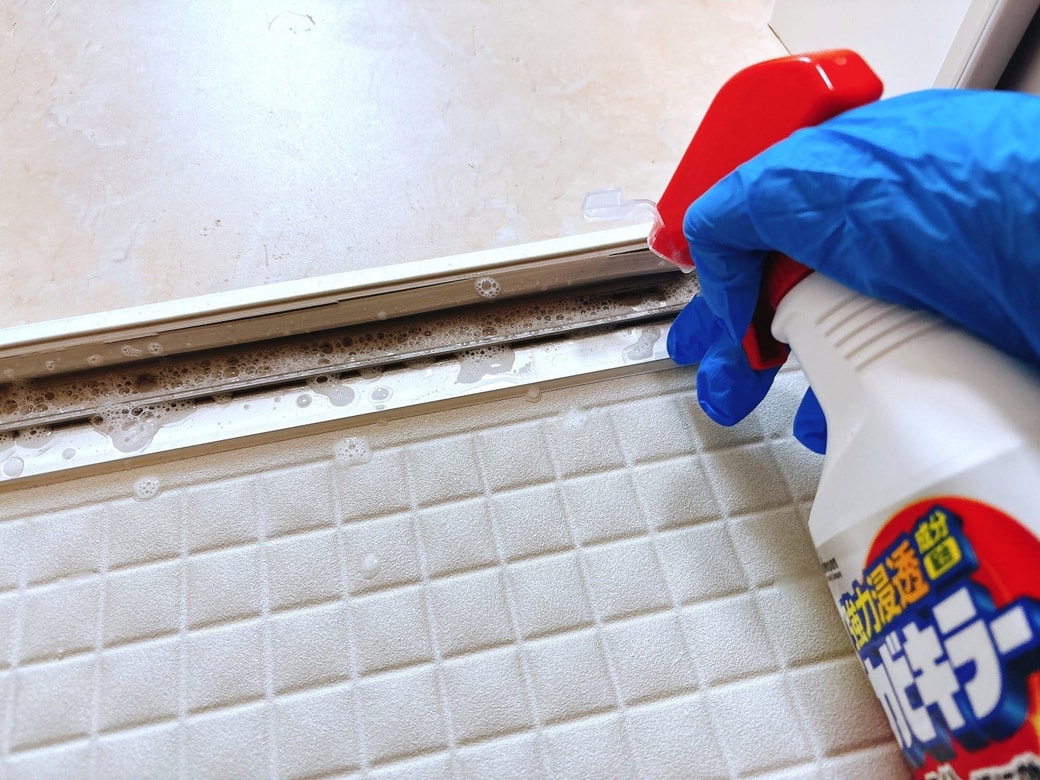 NG②別の洗剤を使った後すぐにカビキラーで掃除する