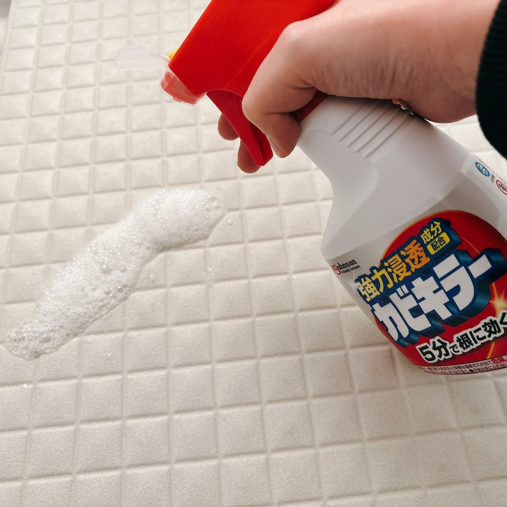 NG③カビキラーを塗布したあと長時間放置する