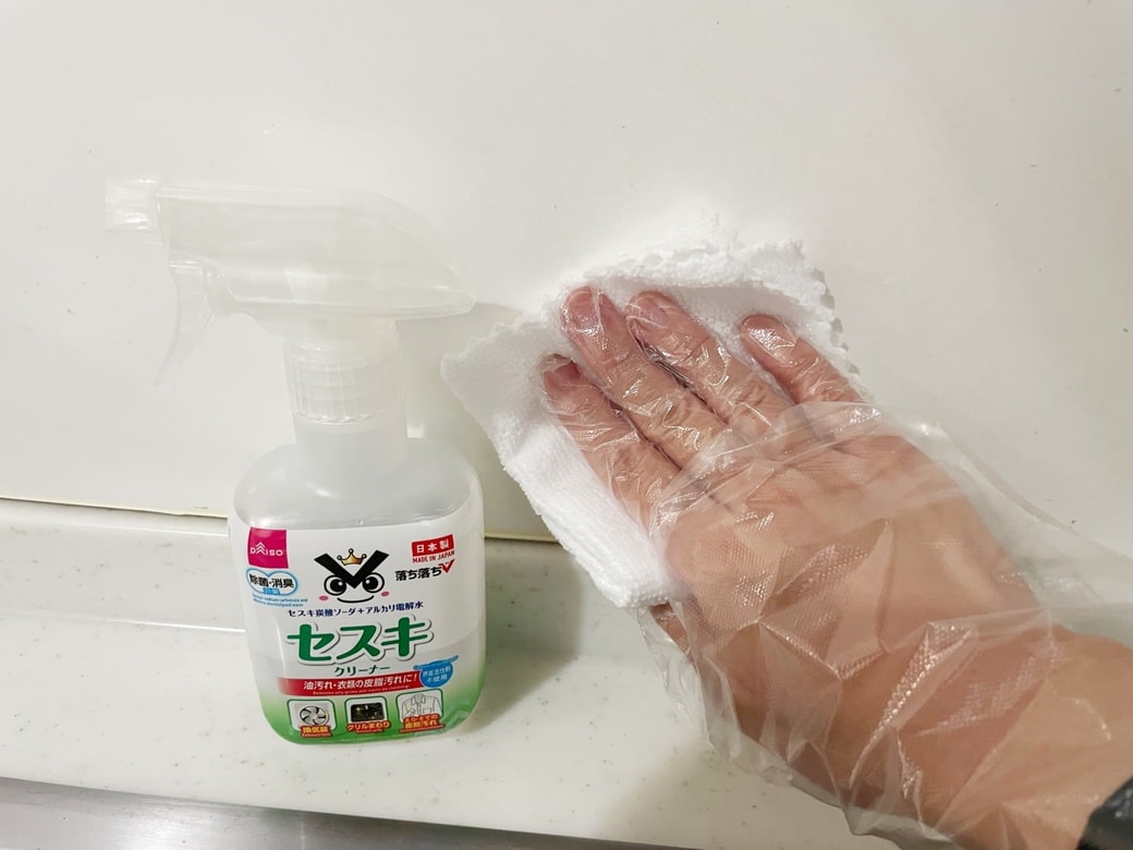 お掃除シートで落ちなければ、セスキスプレーを使う