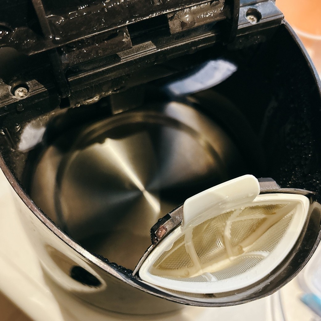 NG③電気ケトルの内部