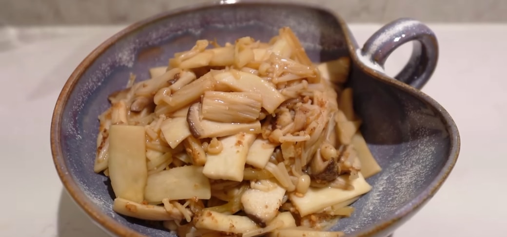 エリンギとエノキのしょうが炒め