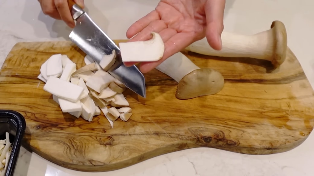 ひと口サイズのエリンギ