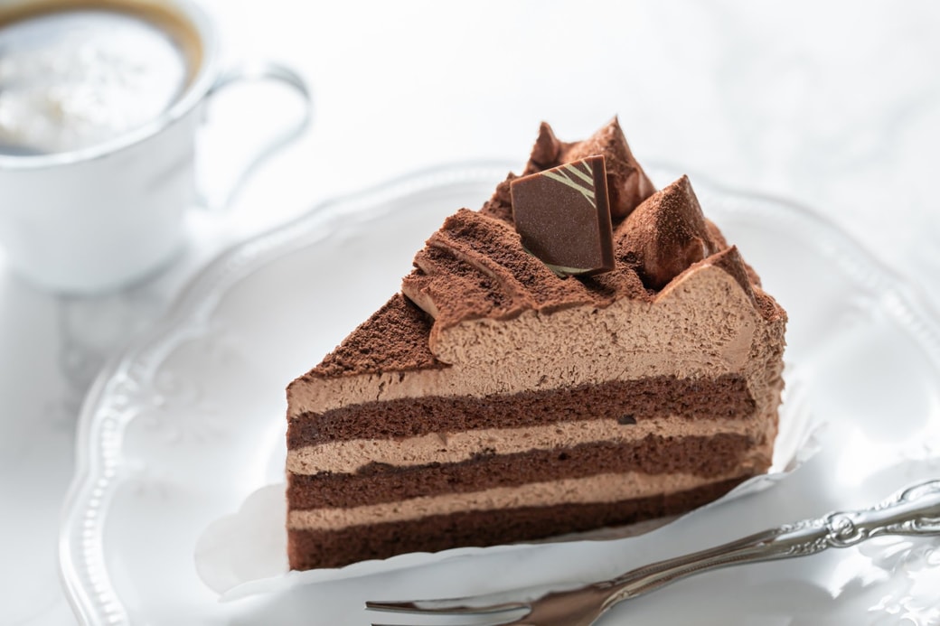 冷凍OK：チョコレートケーキやロールケーキ