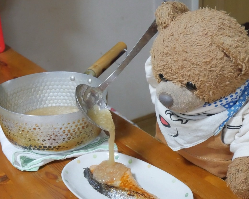 生姜おろしあんをかける