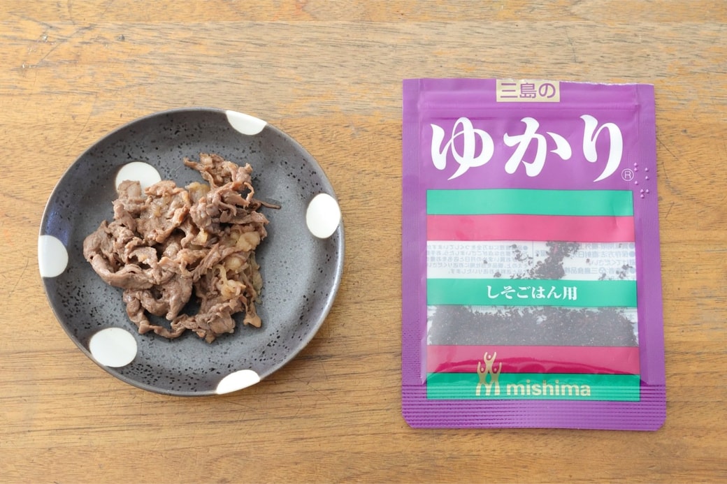 「ゆかりと牛肉のおにぎり」