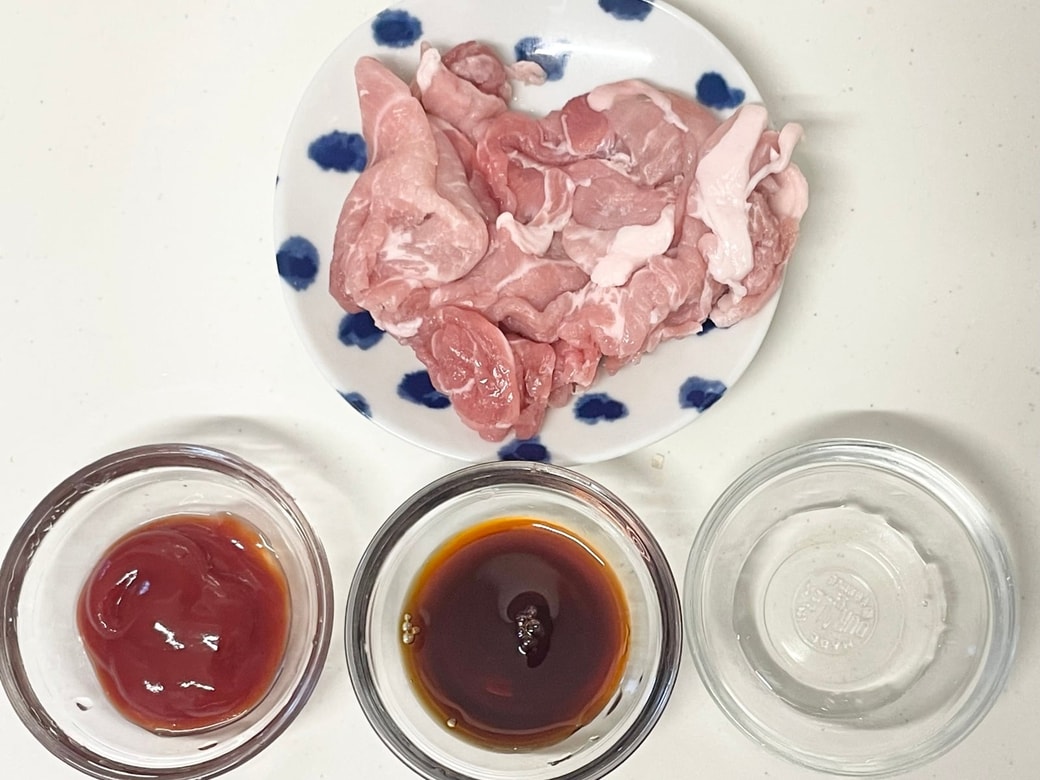 豚肉のケチャップ炒め