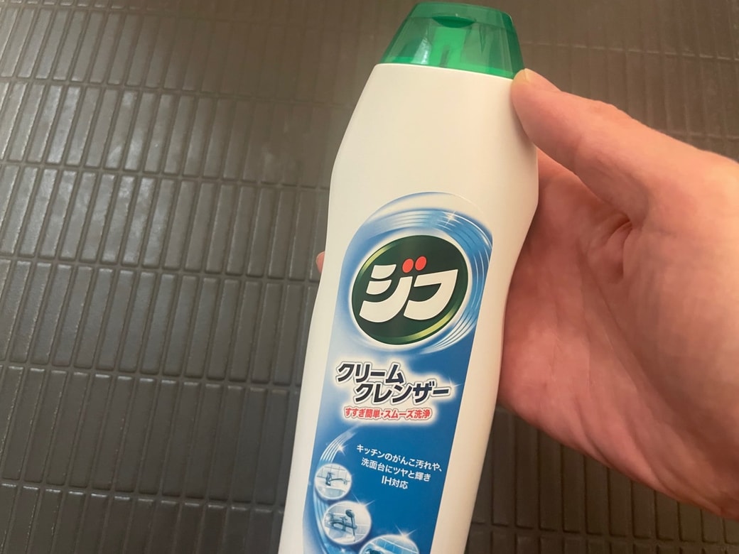 クリームクレンザーひとつでザラつき水アカをキレイに!