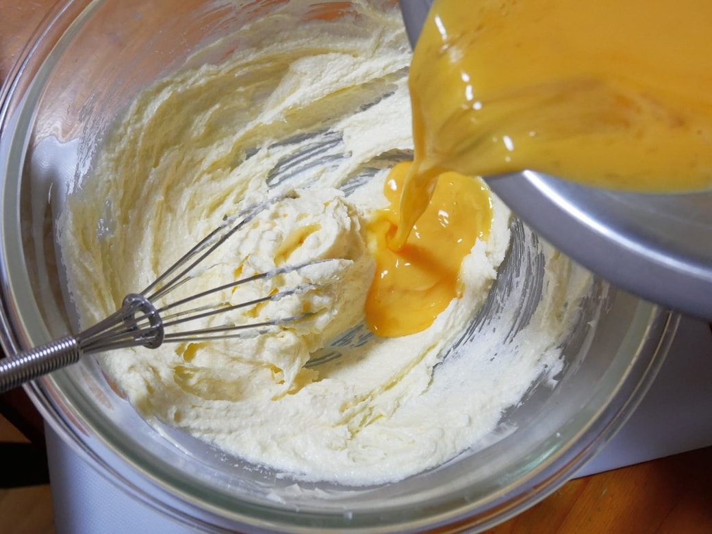 卵を加えるところ