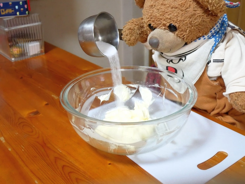 グラニュー糖を入れる