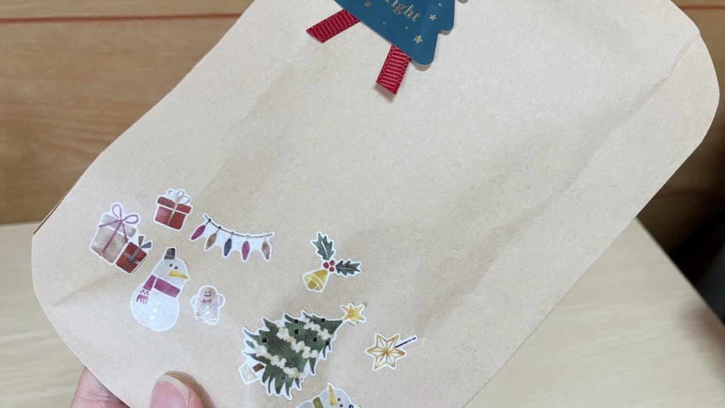 クリスマス仕様の茶封筒