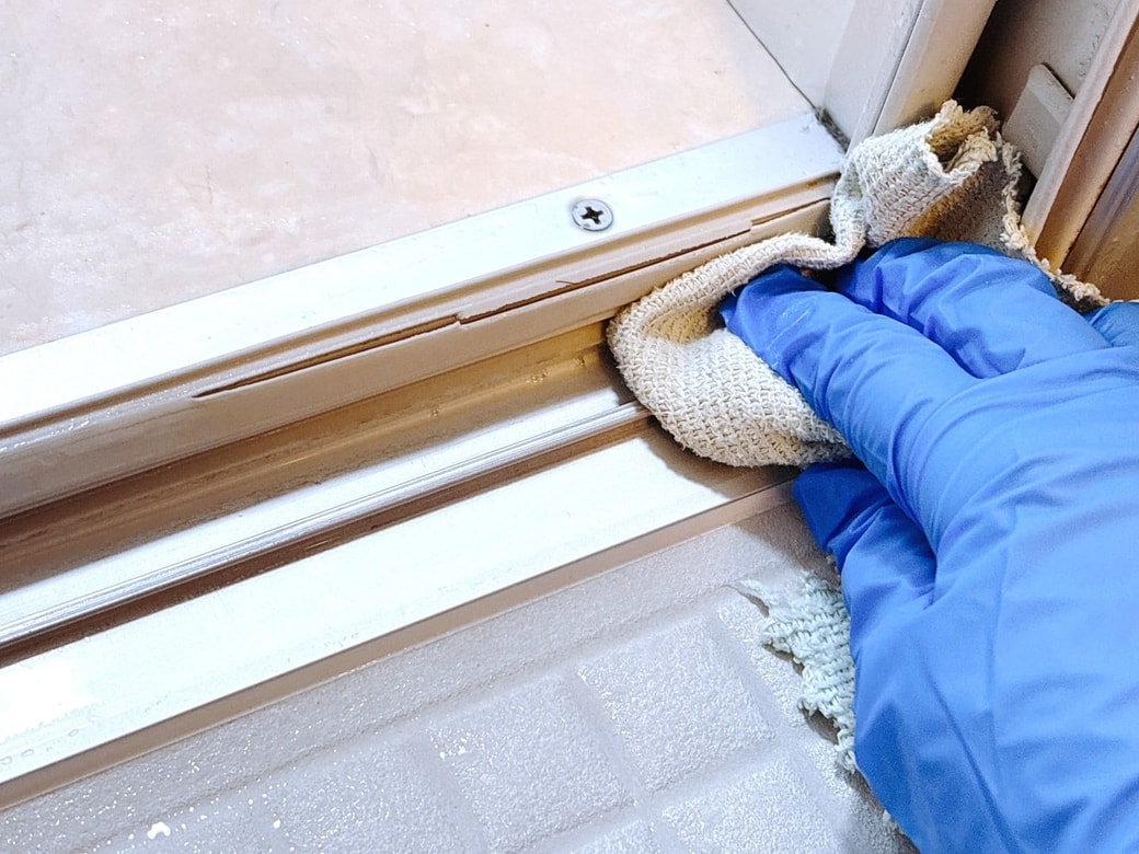 最後に布で水分を拭き取る