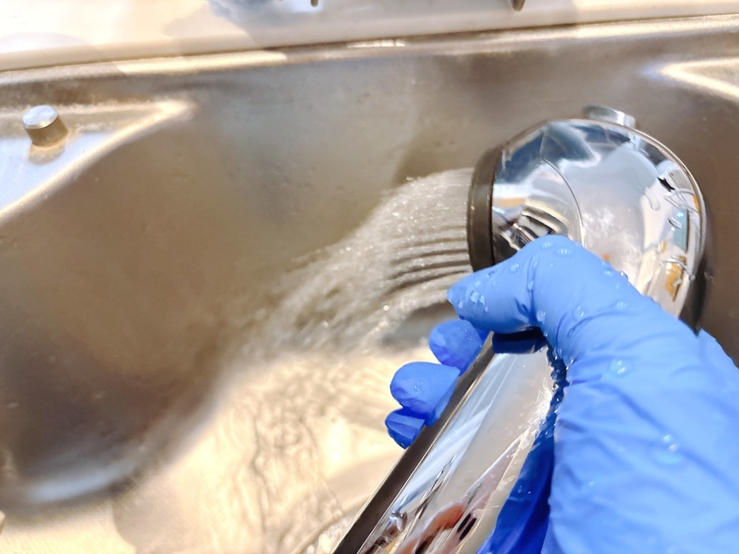 30秒以上かけて水で洗い流す