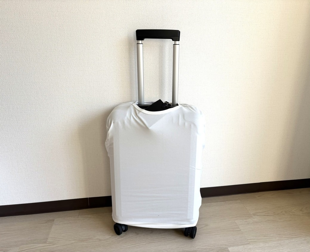 Tシャツがスーツケースカバーに変身