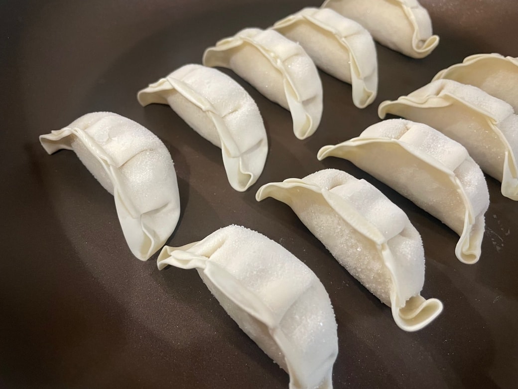 間隔を空けて置く