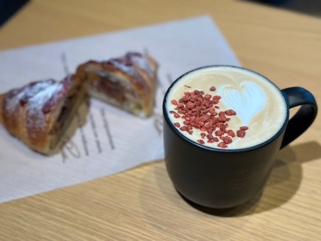 ストロベリー ラベンダー ラテ