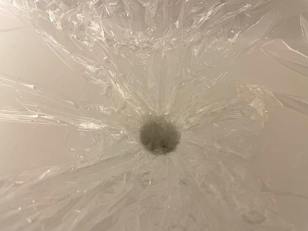 穴まわりはフィットさせる