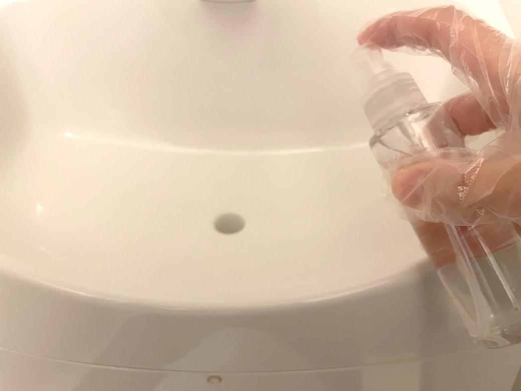 クエン酸スプレーを吹きかける