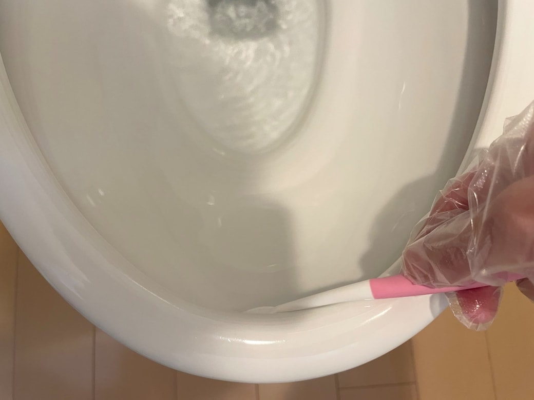 湿布をはがして流す