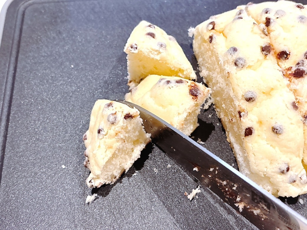 小さくカットすると手が汚れない