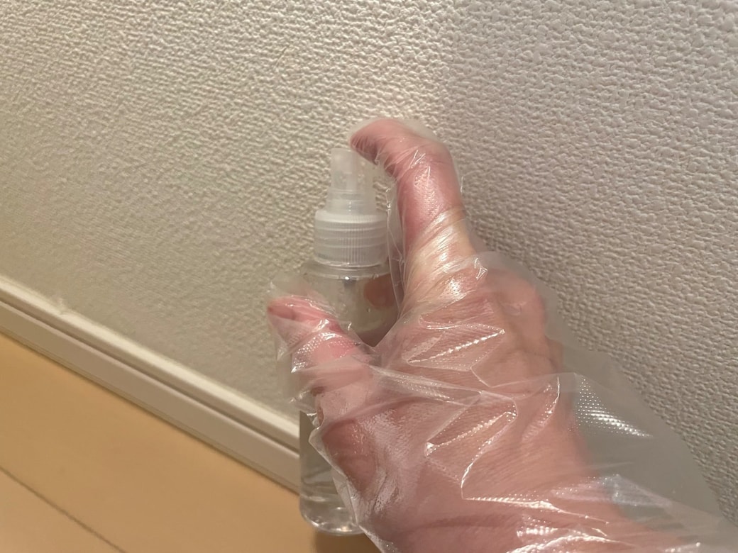 クエン酸スプレーを吹きかける