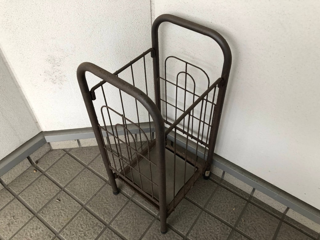 玄関で見落としがちな掃除スポット③傘立て