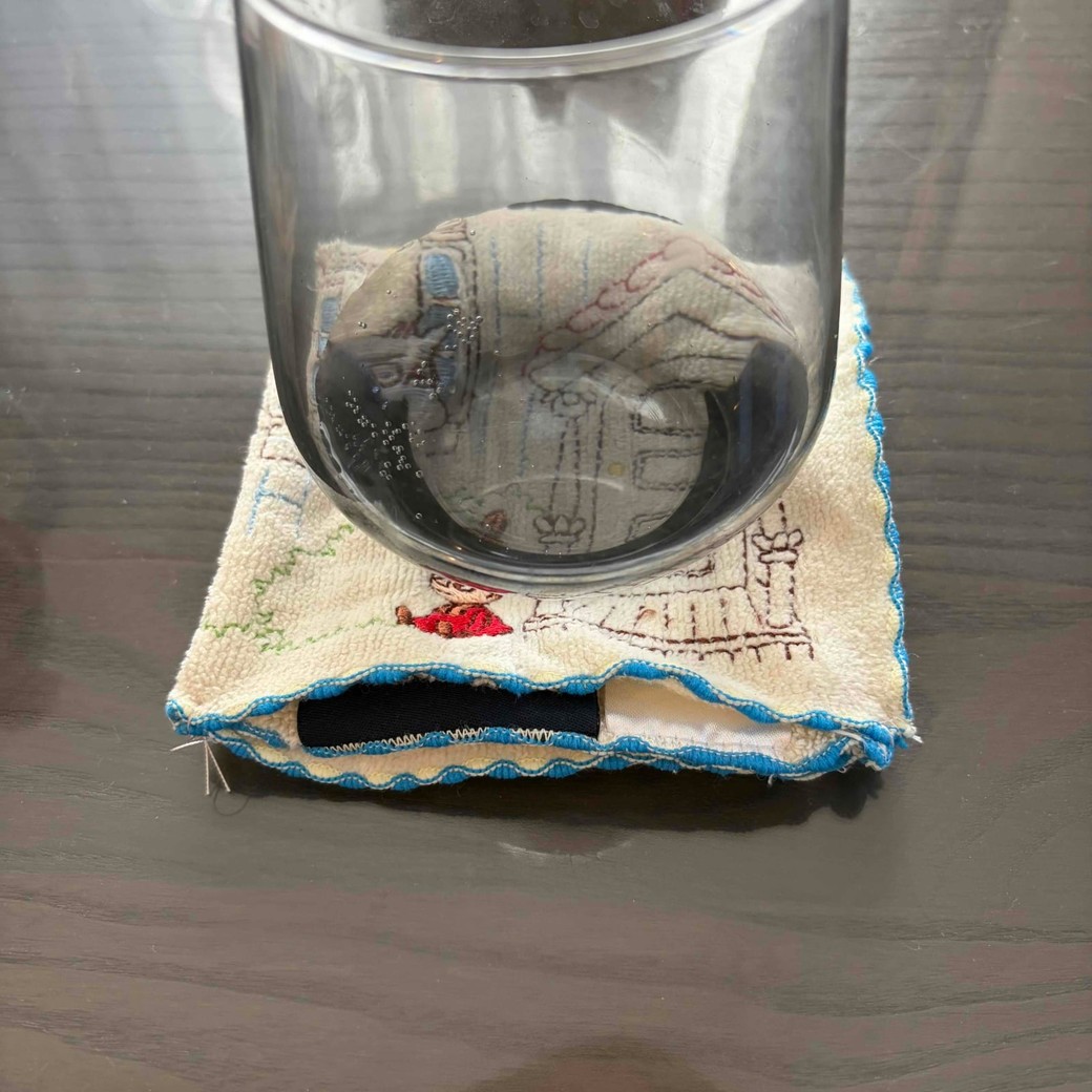 ハンカチコースターを使っているところ