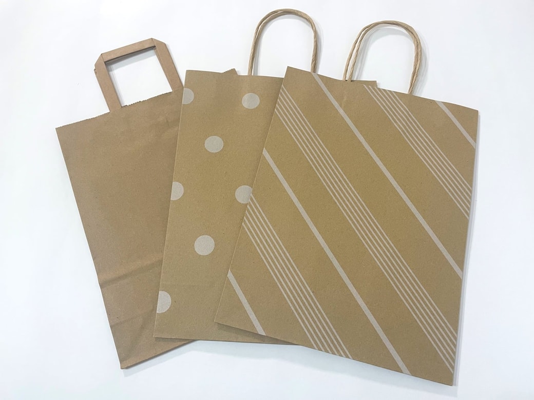 自宅にある紙袋をお菓子バッグに変身