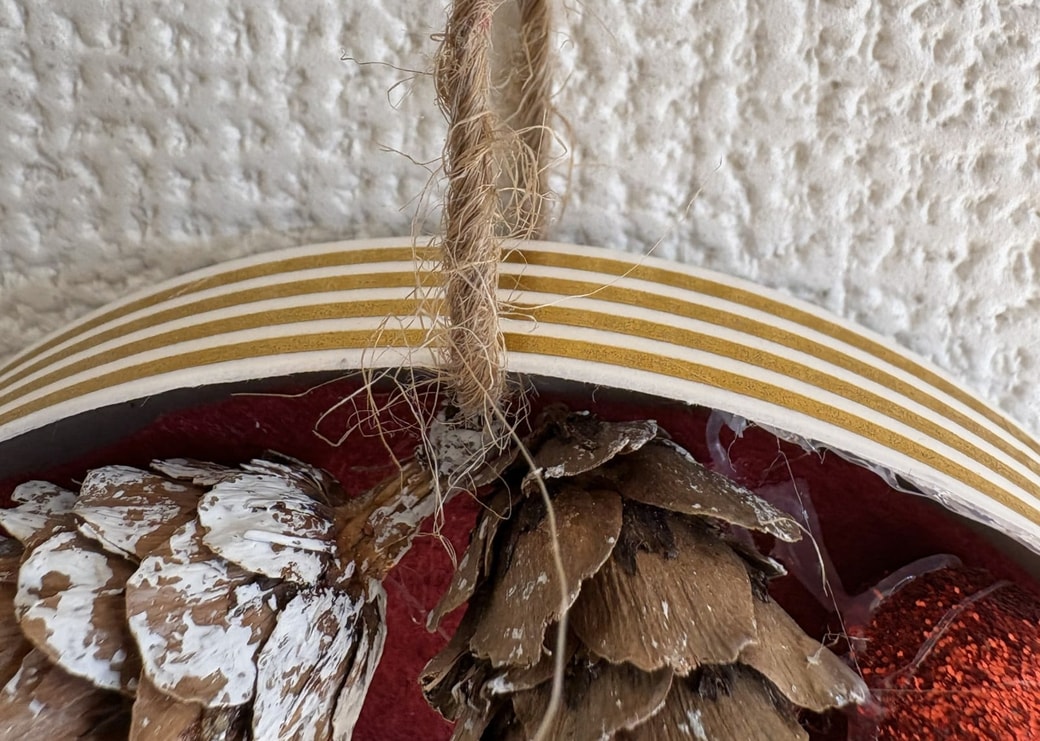 紐を通した様子