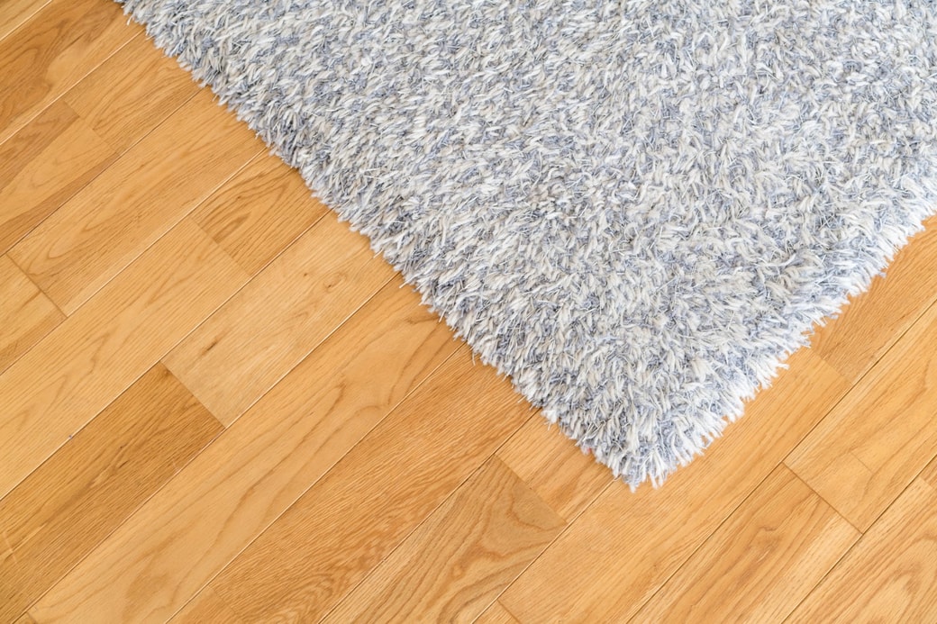 節電テク②温かいラグを敷く