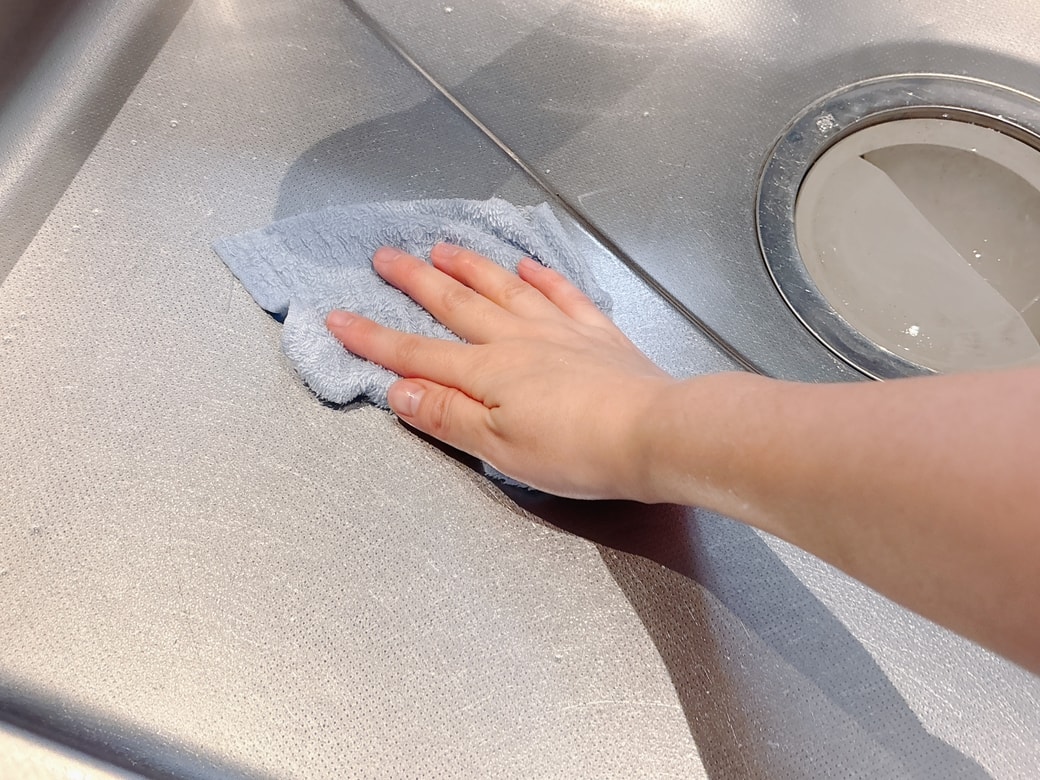 水分を拭き取ると水アカ防止に