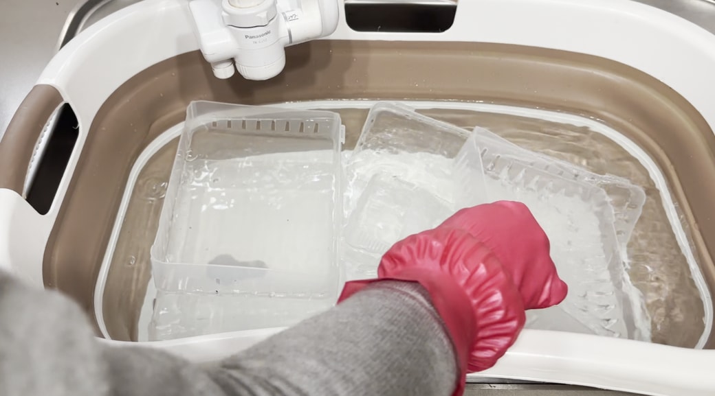 ケースをつけ置きする