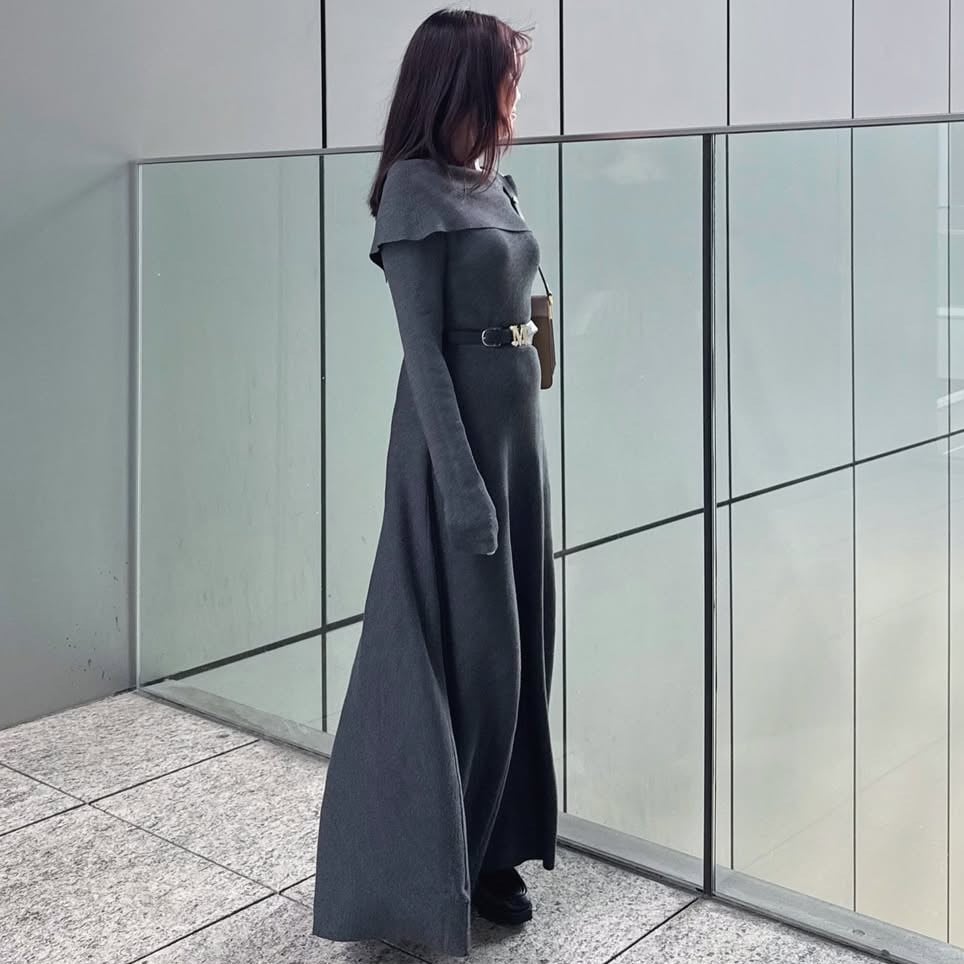 ロングワンピはウエストマークで部屋着感を払拭。