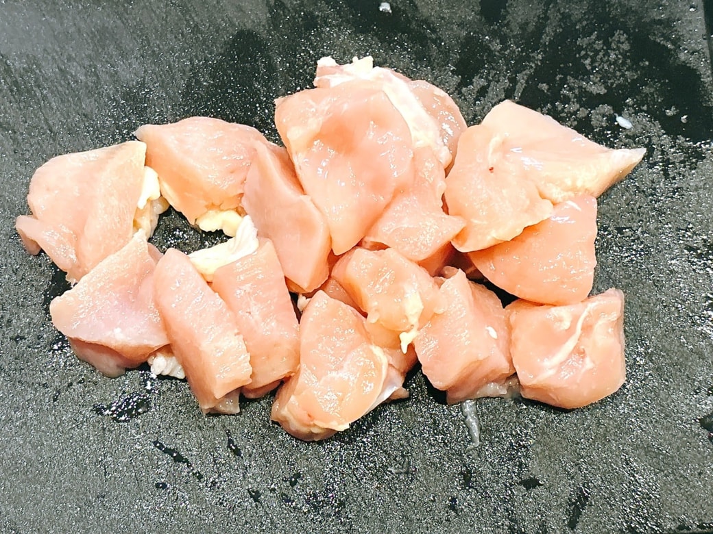 食べやすい大きさにカットする