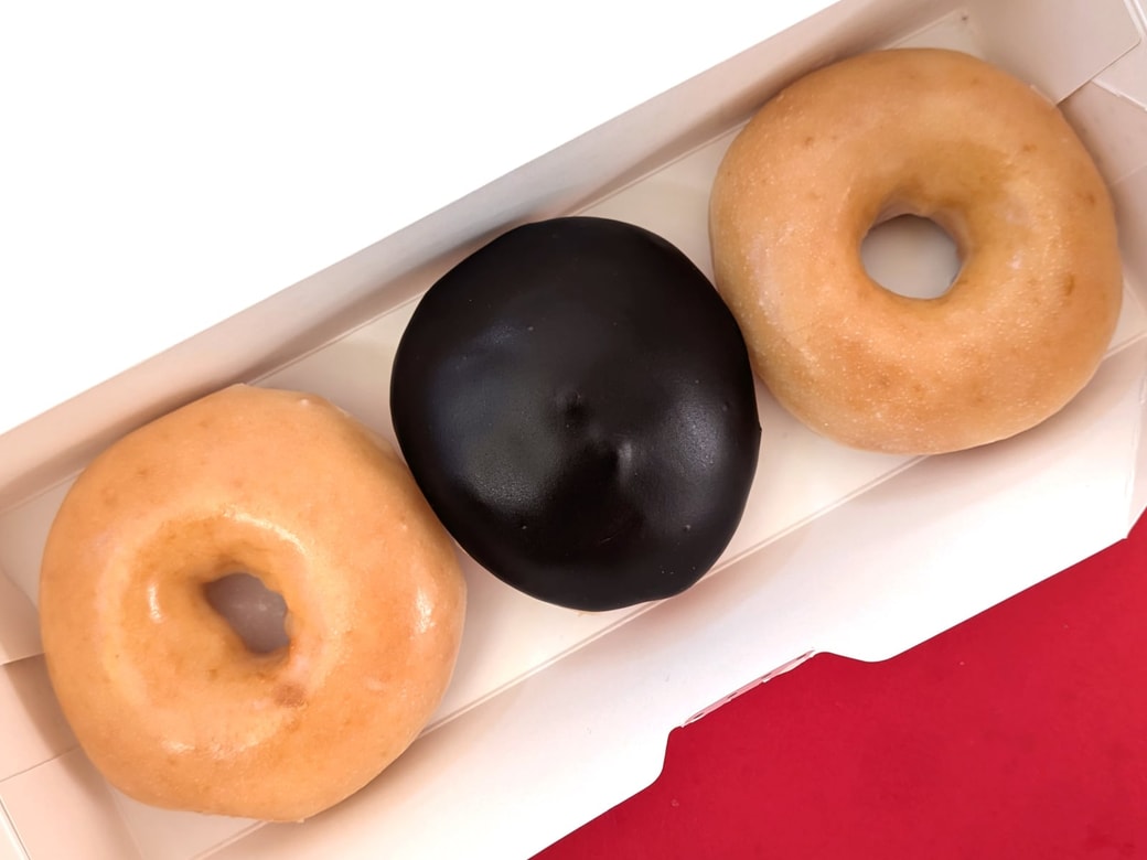 クリスピー・クリーム・ドーナツ「オリジナル・グレーズド」2個「チョコカスタード」1個