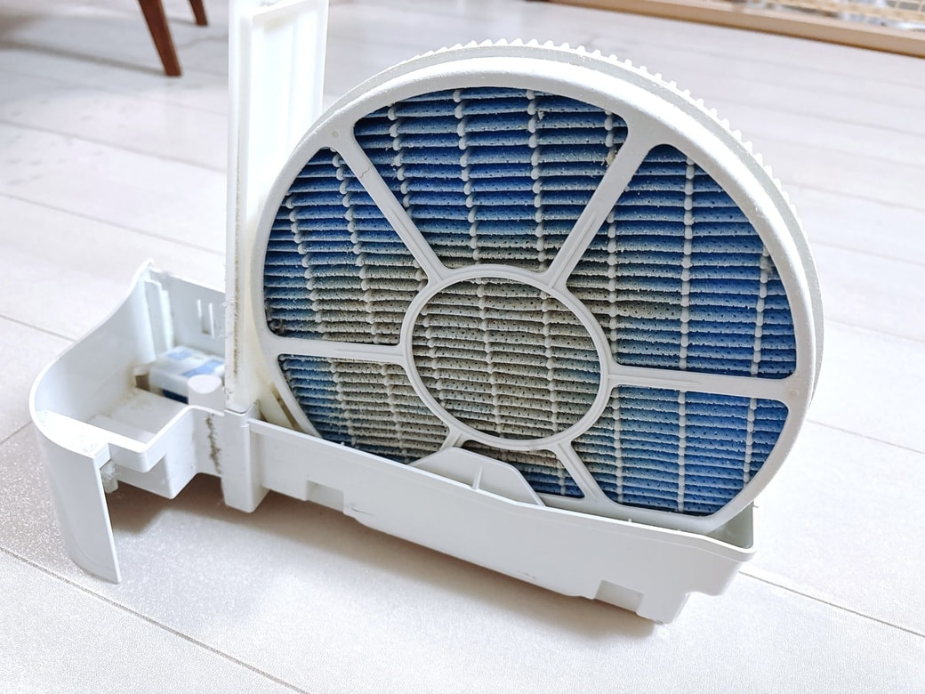 フィルターの白い汚れは「水道水のミネラル分」