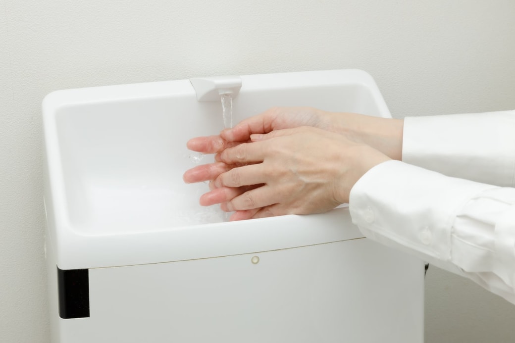 NG　手洗い鉢でハンドソープを使う