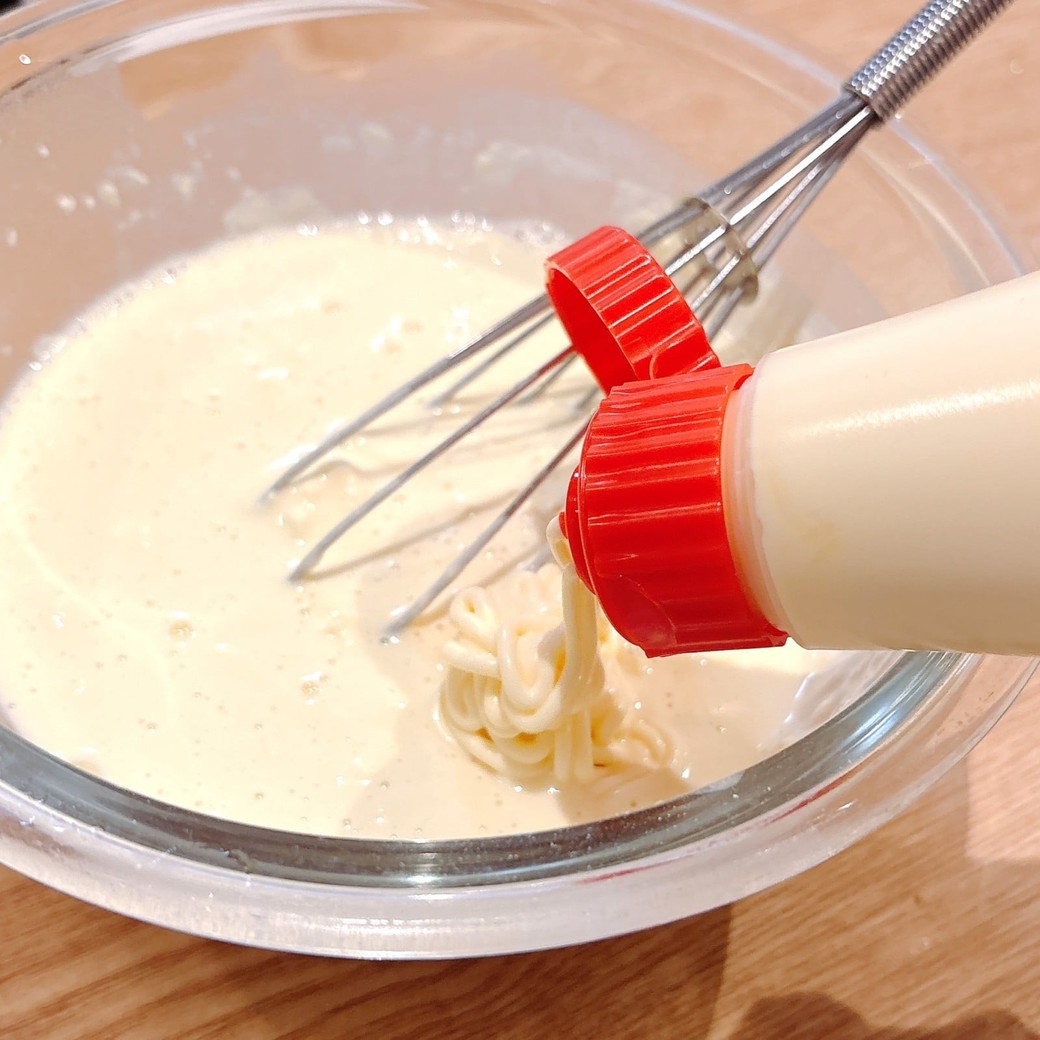 天ぷら粉・水・マヨネーズを混ぜる