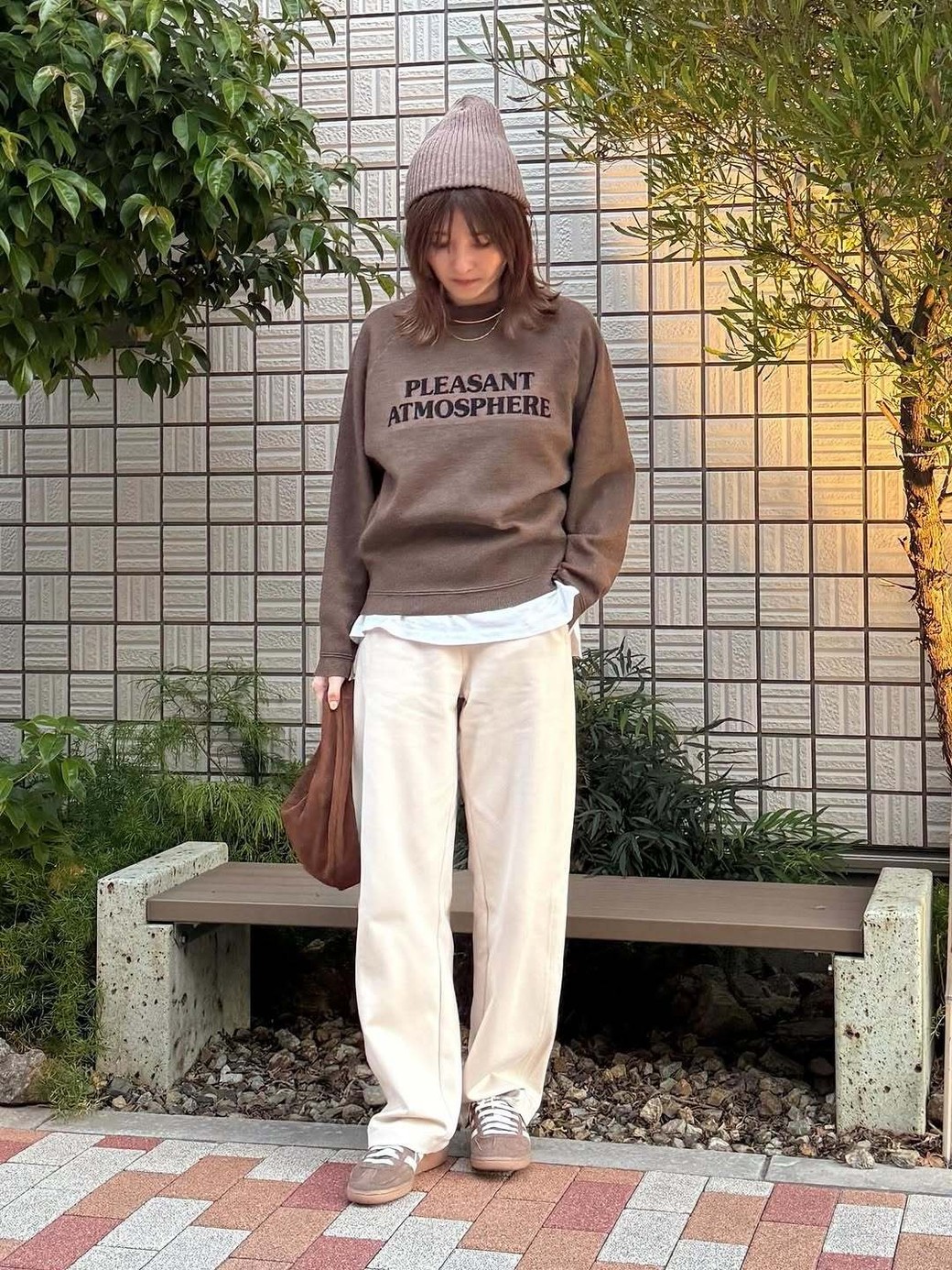 ニット帽を投入するだけでこなれ感をget。