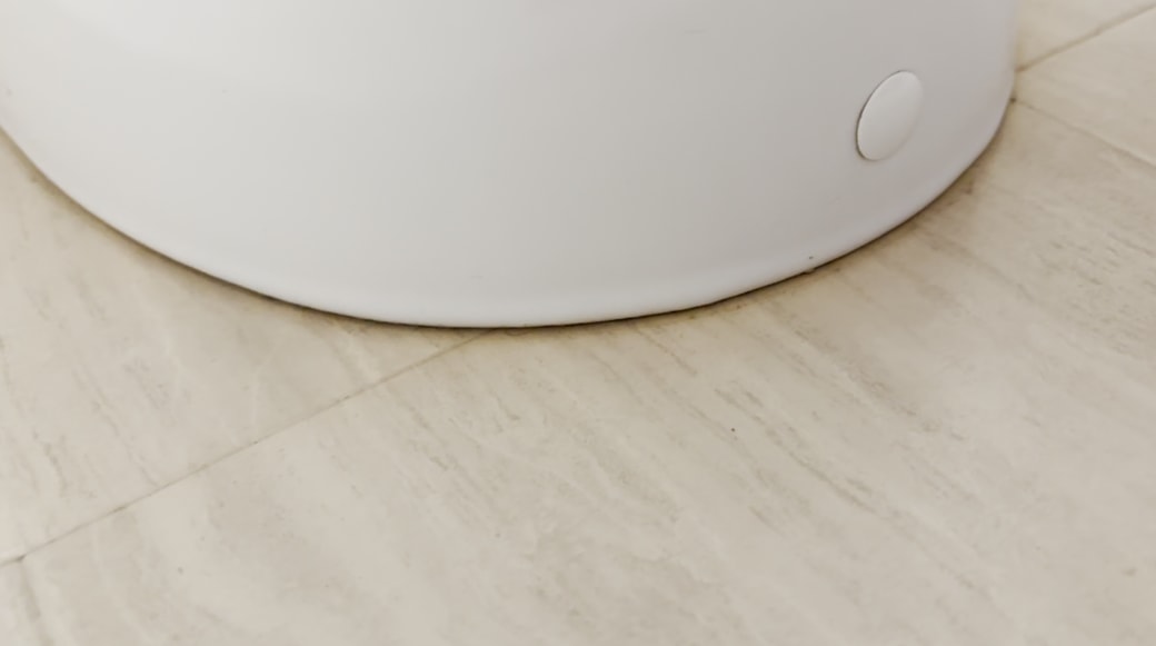 溝の汚れのある便器