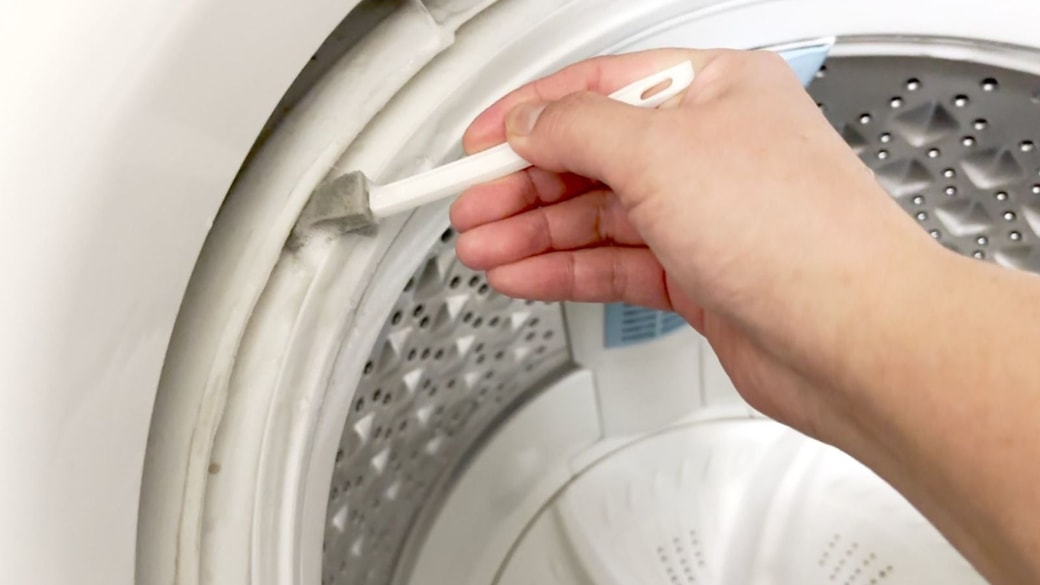 ウタマロクリーナーをつけてこする