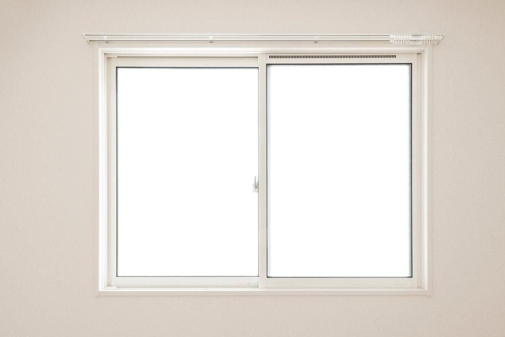 原因アルミサッシがゆがんでいる