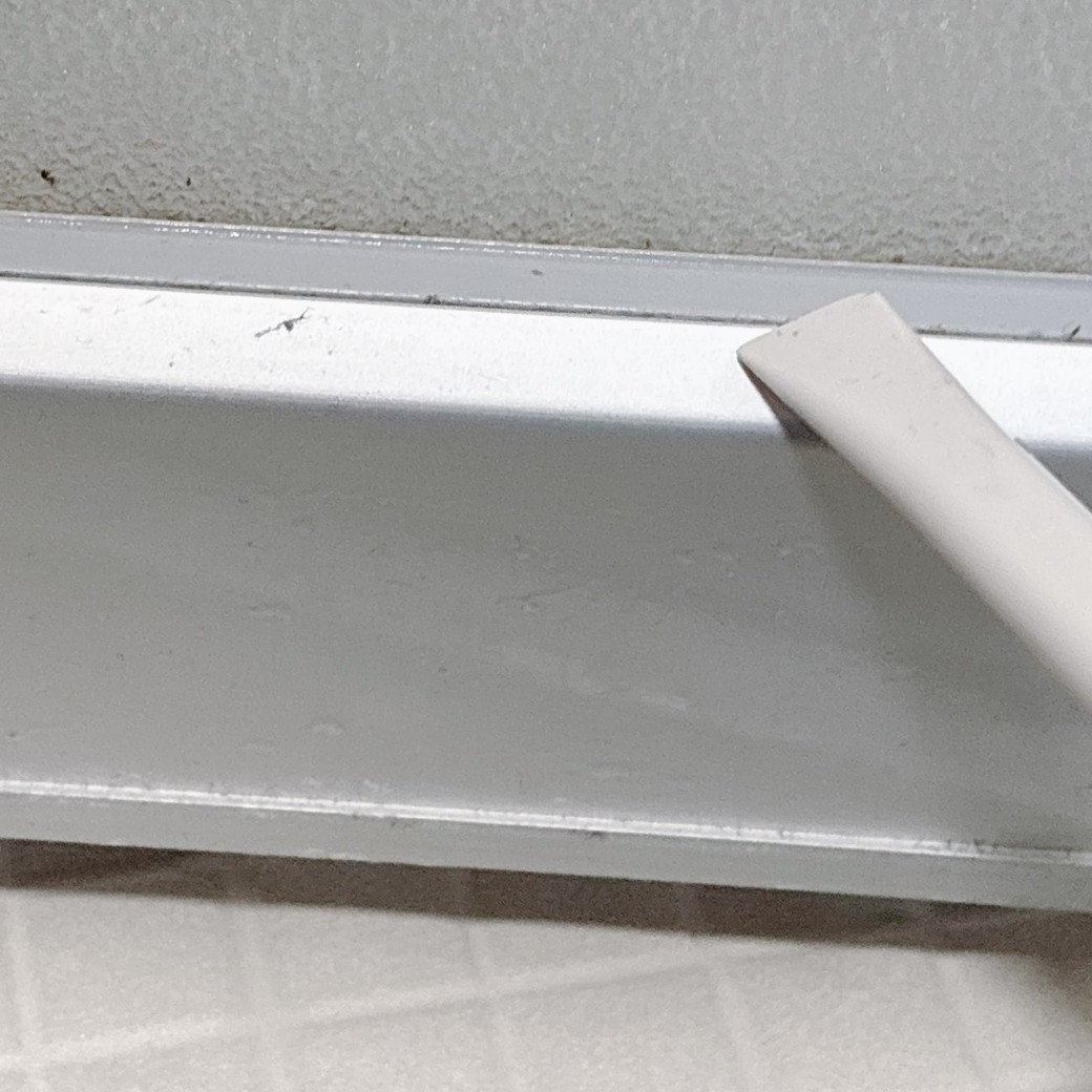 落ちない汚れはお掃除ヘラで