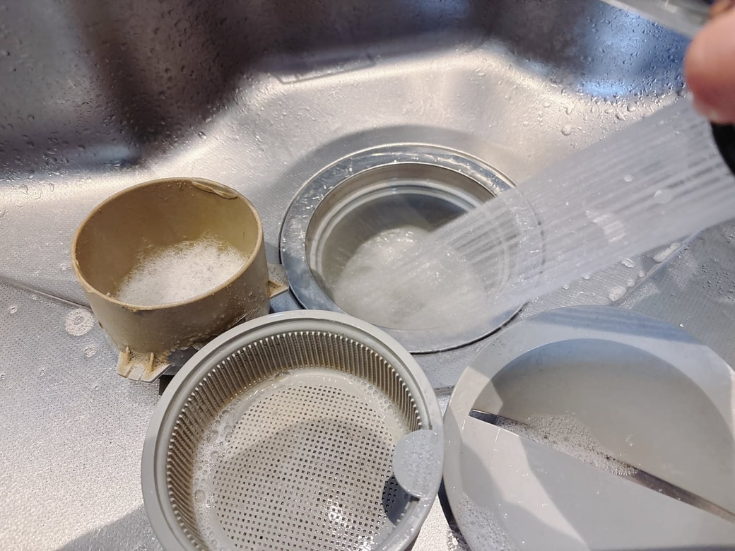 水でしっかり洗い流す