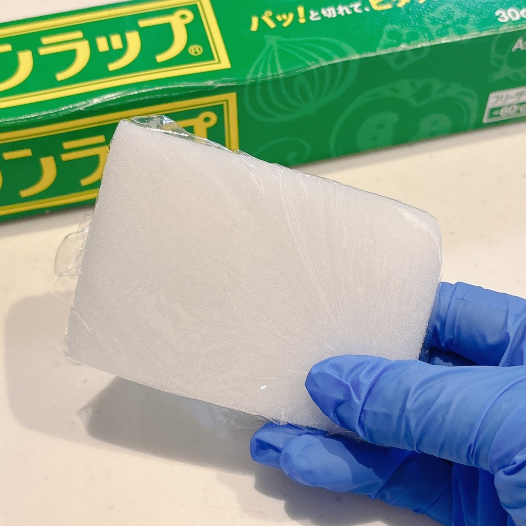 スポンジはラップに包んで使用