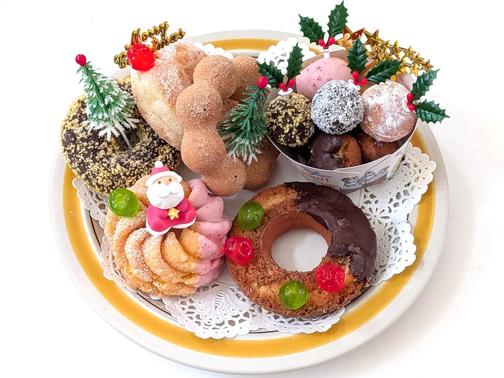 ミスタードーナツをクリスマス仕様に飾りつけ