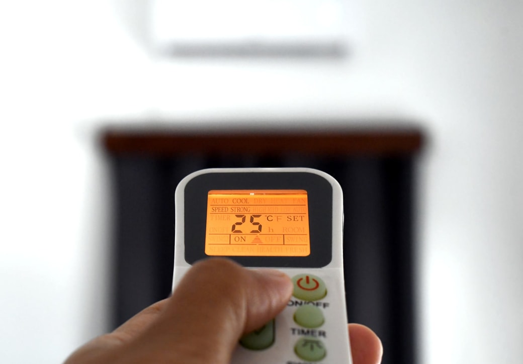 エアコンをつける