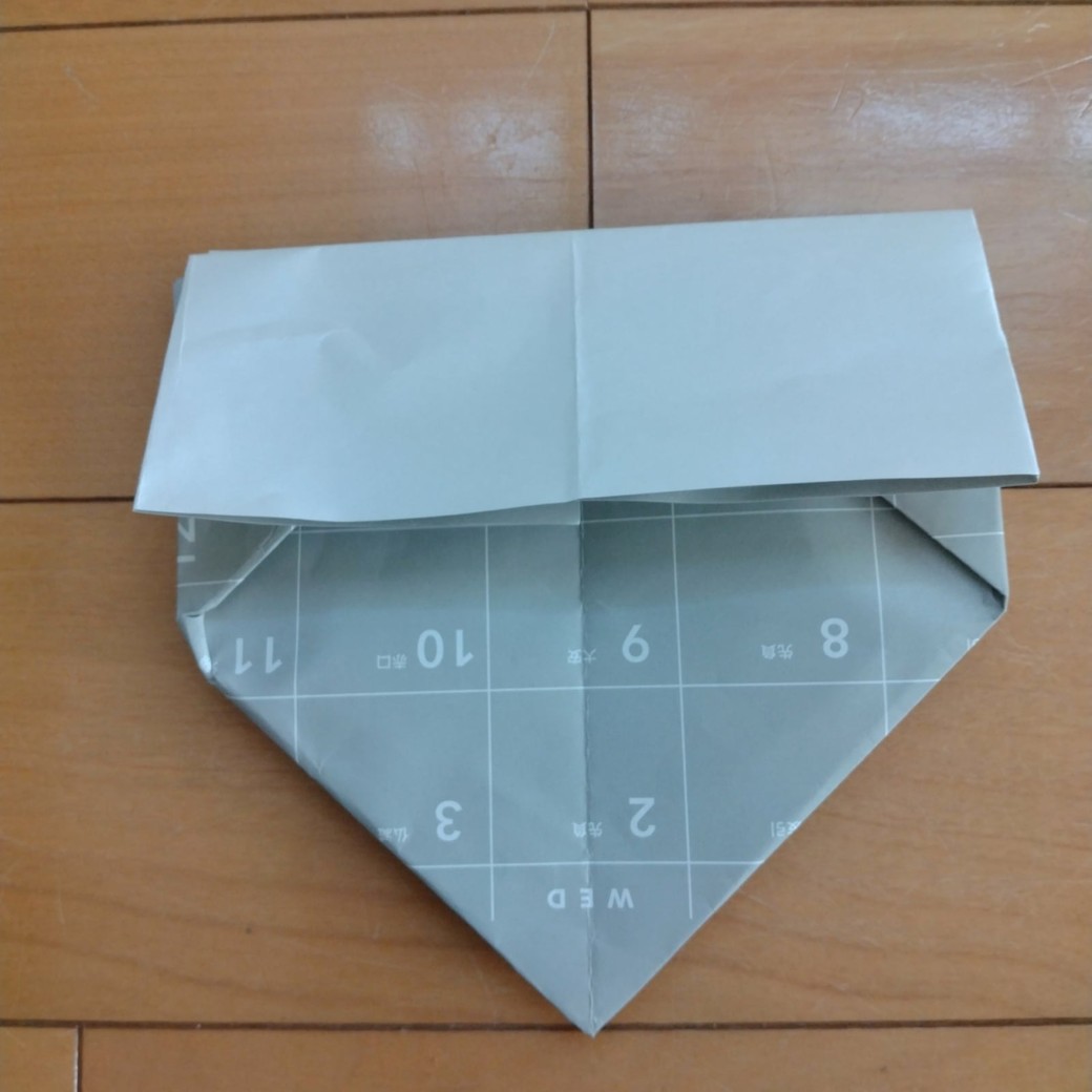 カレンダーでゴミ箱を作る人