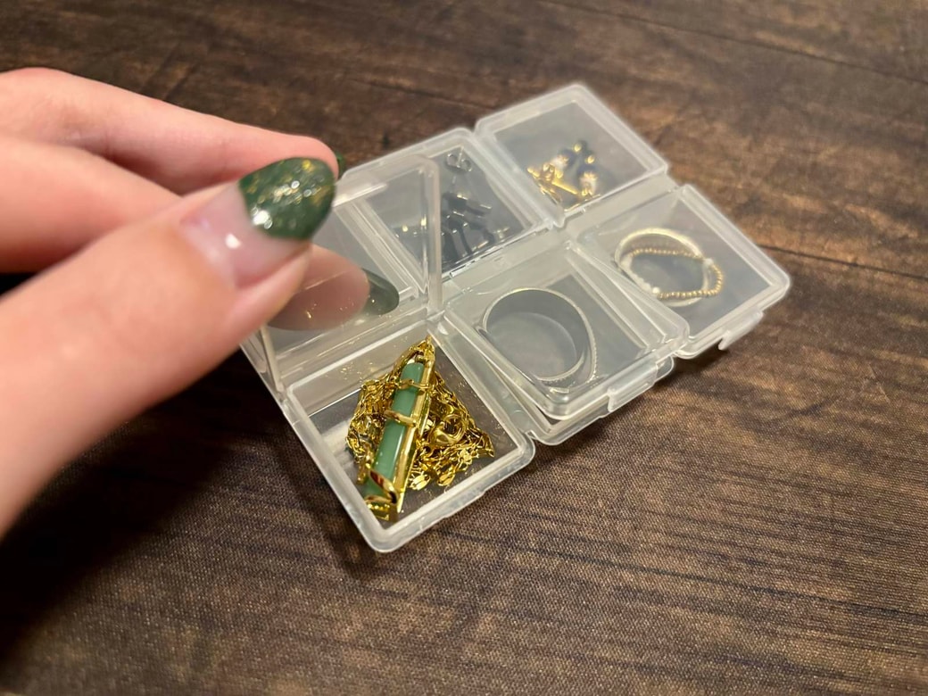 ピルケースを使ったアクセサリー収納