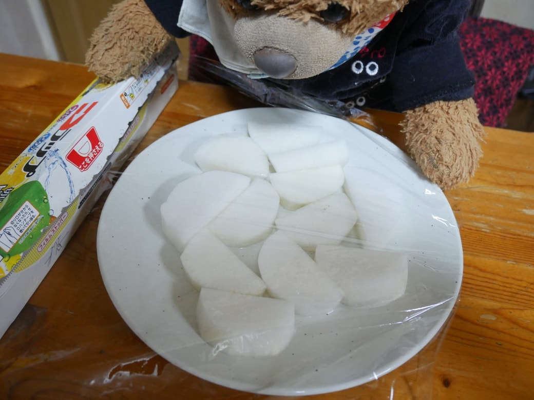 ラップをかぶせるくまくん